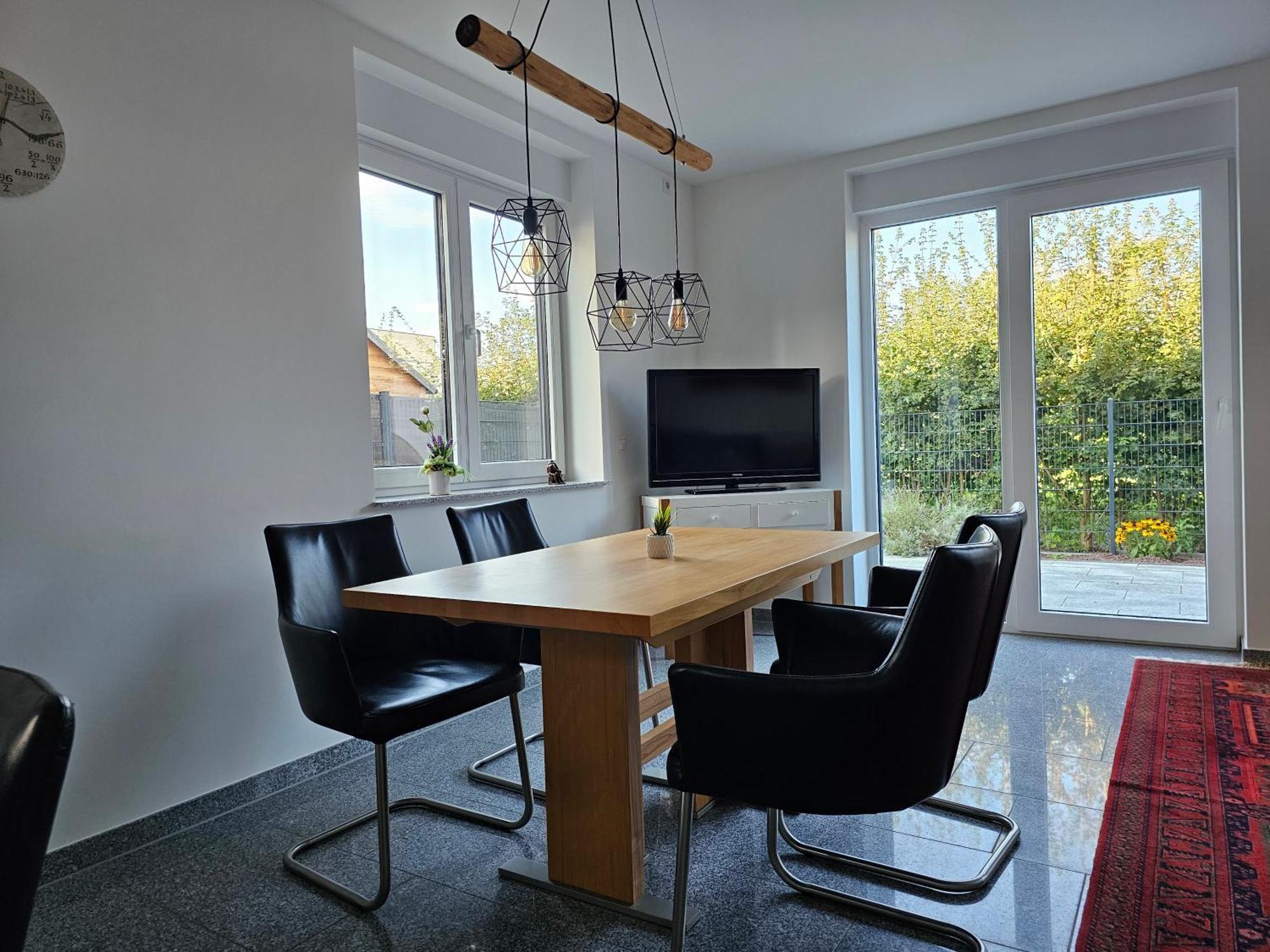 Moderne Doppelhaushaelfte In Oppenheim Villa Bagian luar foto